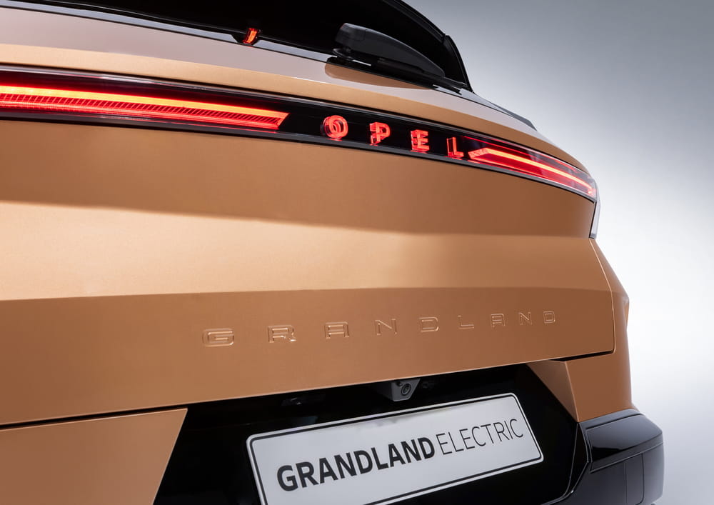 7_OpelGrandland_Rear