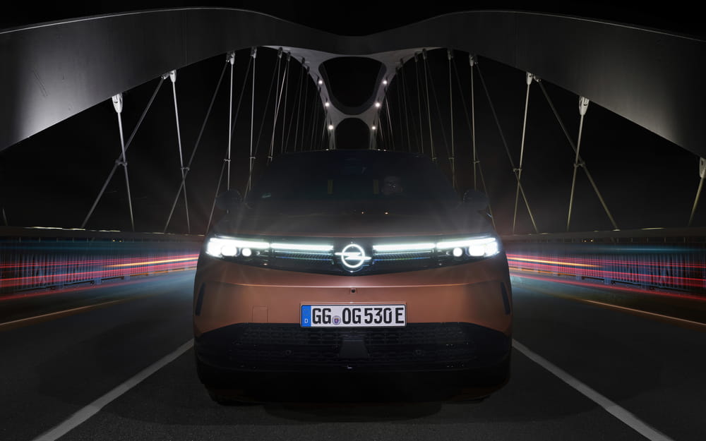 9_OpelGrandland_Front