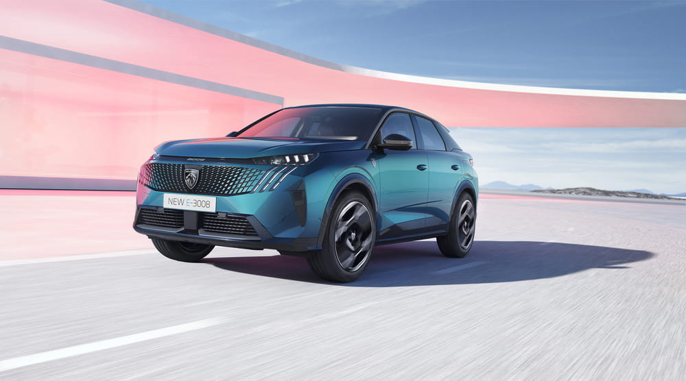1_Peugeot_E3008_Banner