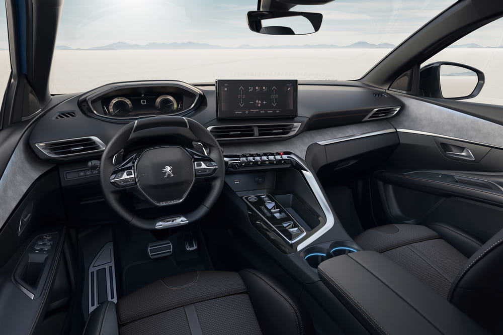 3_Peugeot_E3008_Interior
