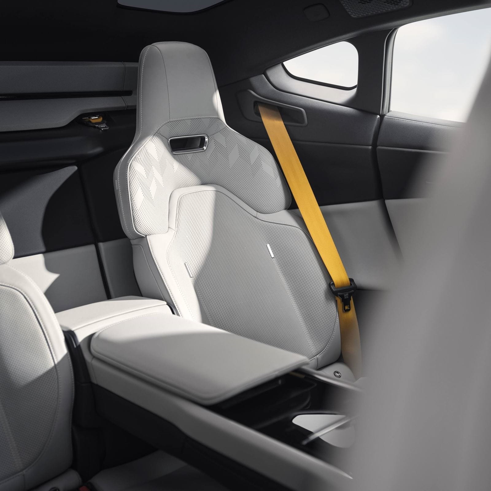 5 - interior
