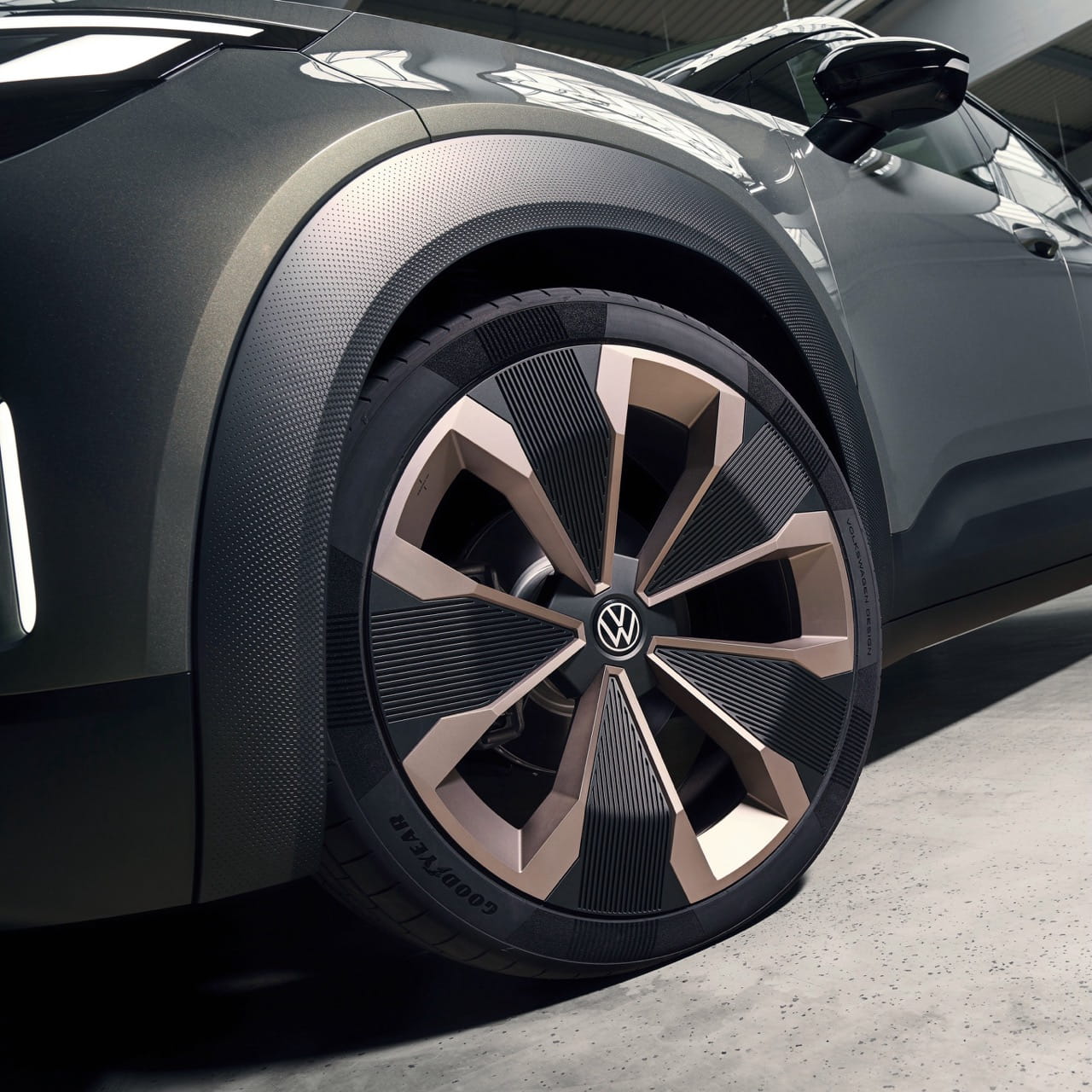 id cross - wheel details Large