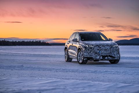 Vi på Leaseplan tar fram en årlig lista på de bästa elbilen 2024. Audi Q6 e-tron är ett självklart val på listan över elbilar vi ser fram emot under 2024. 