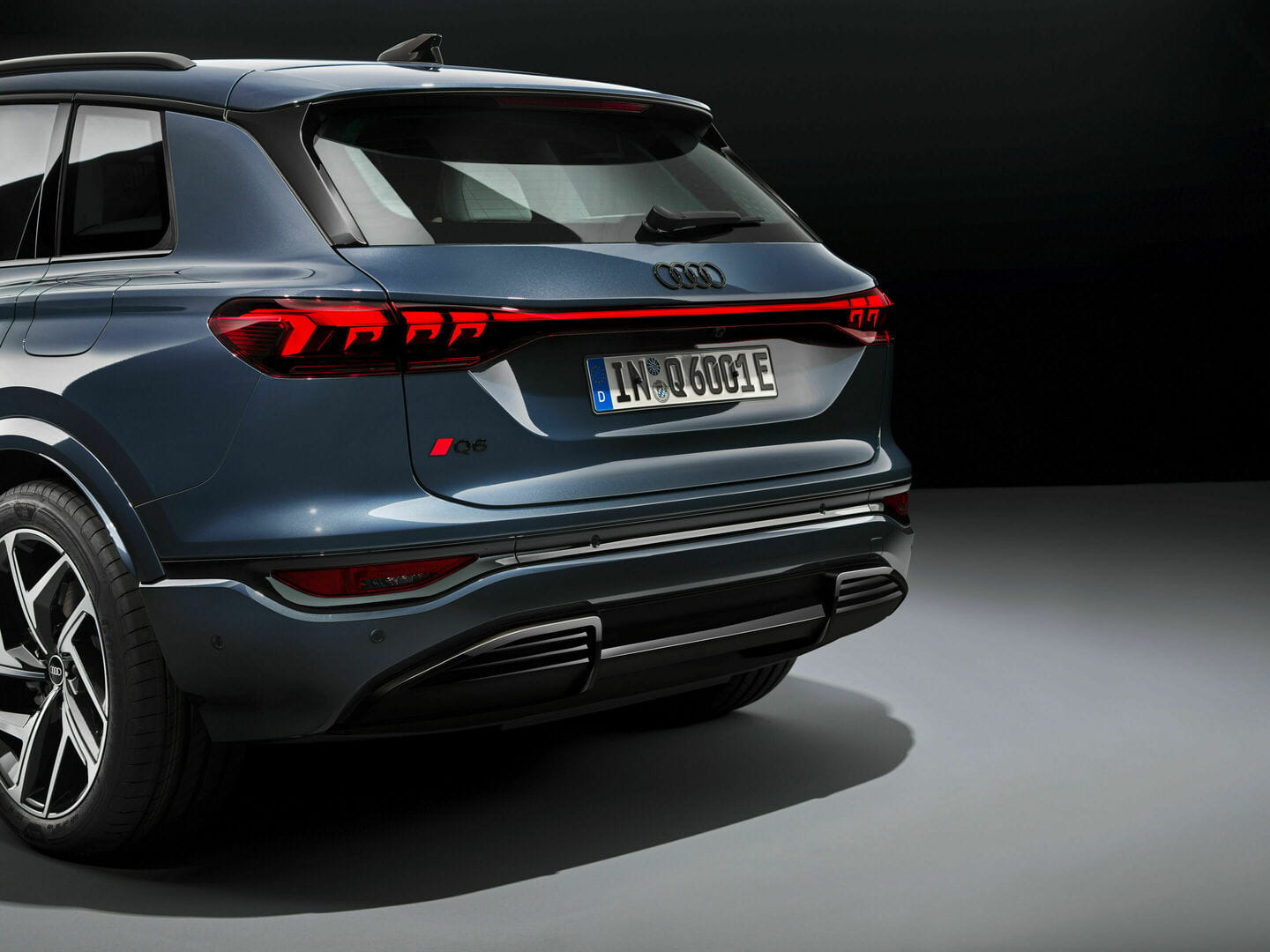 q6-etron-back details