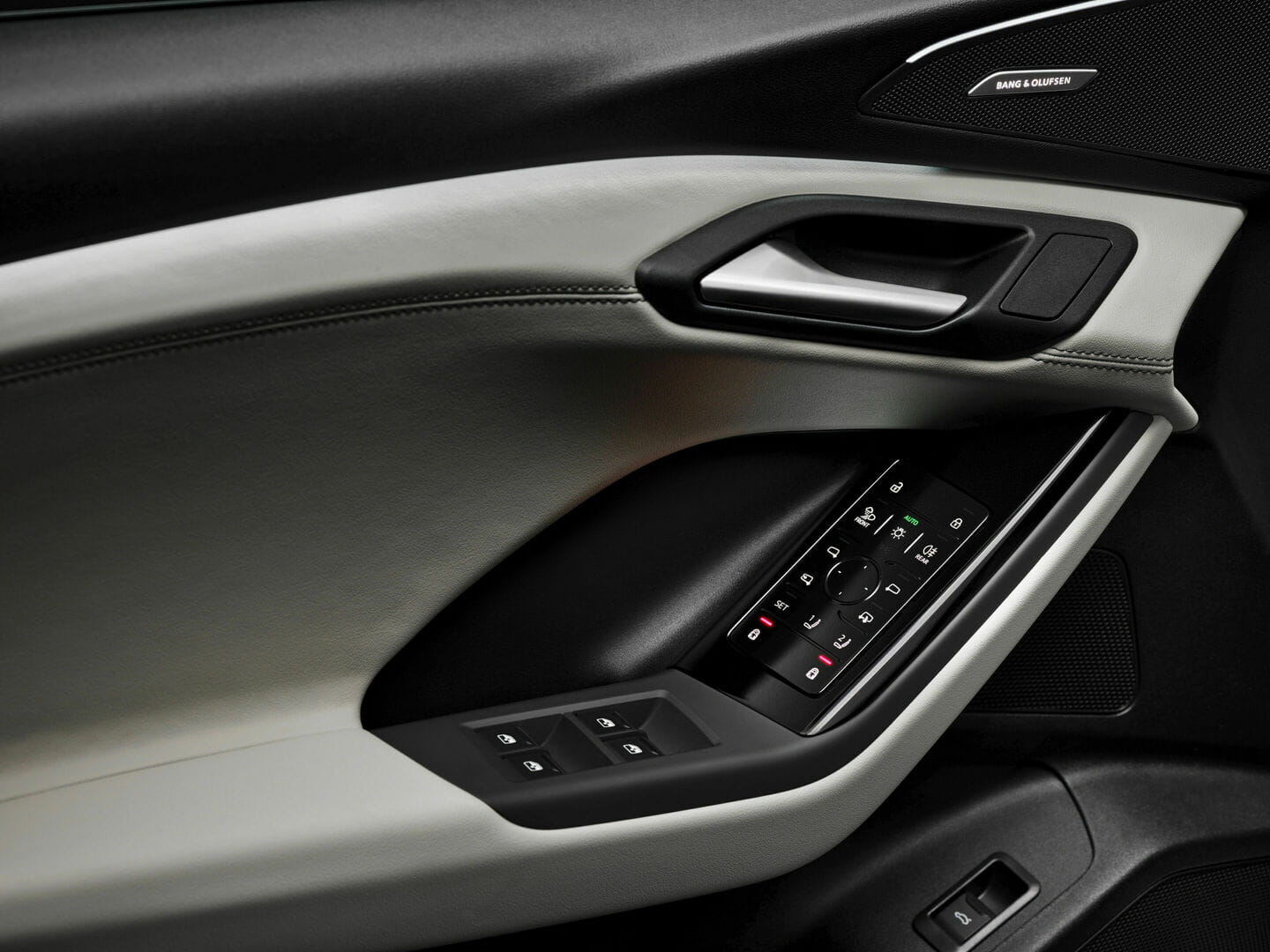 q6-etron-interior details