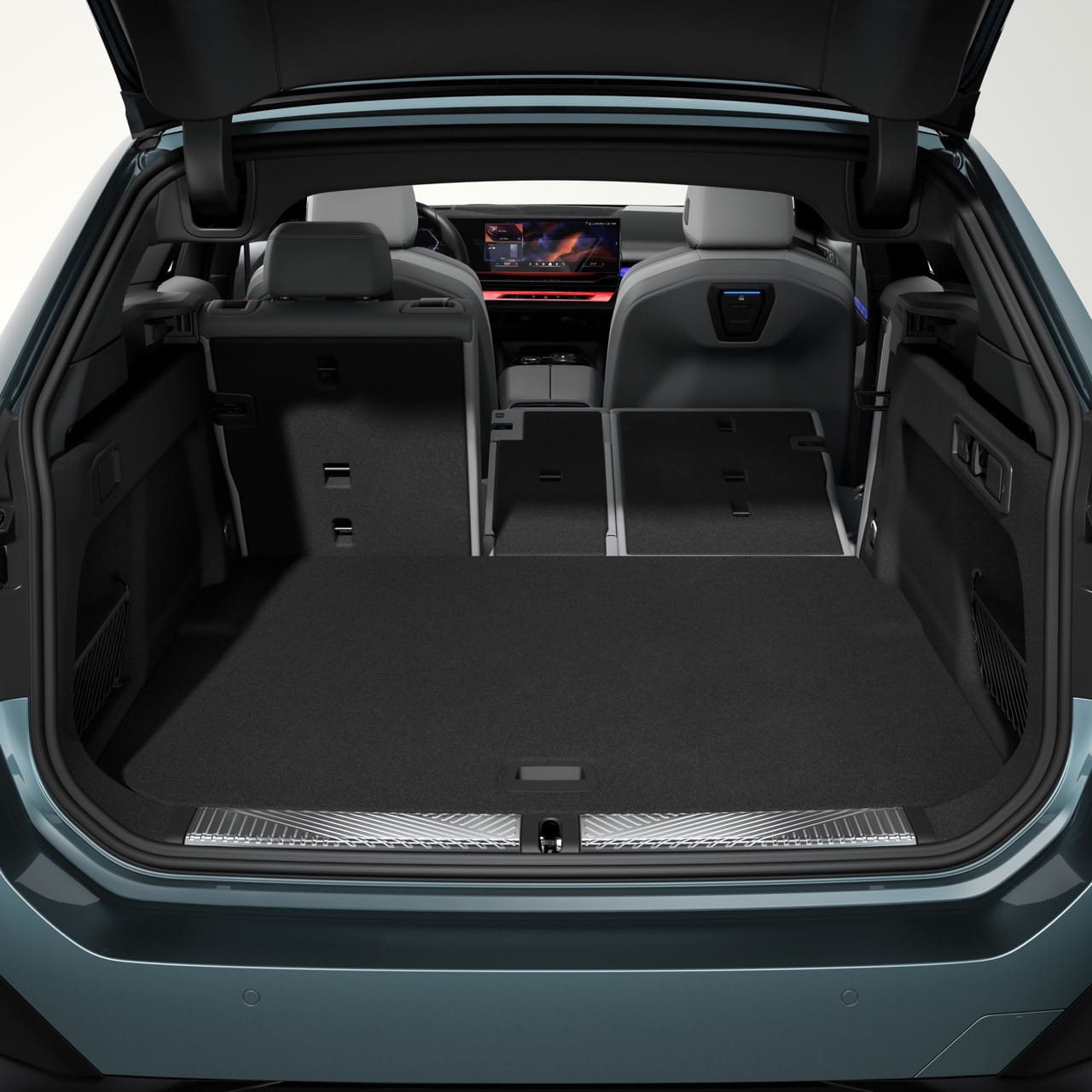 5 series touring trunk 1 Large