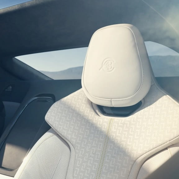 emeya-seat