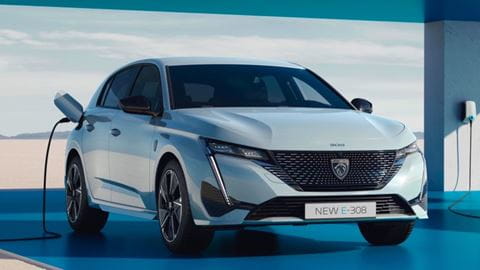 Peugeot e-308 charging