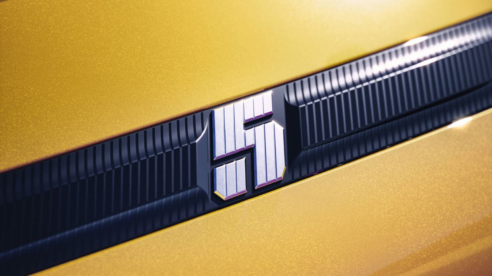 5 E-Tech electric logo details