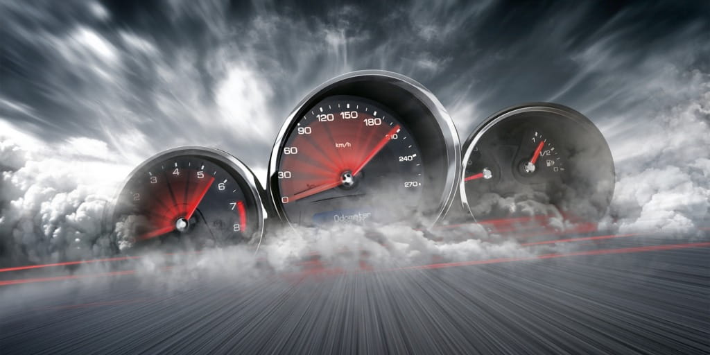 speedometer-scoring-high-speed-in-a-fast-motion-blur-racetrack-car-picture-id1158758743 (1)