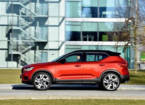 Volvo-XC40-2018-1280-5d