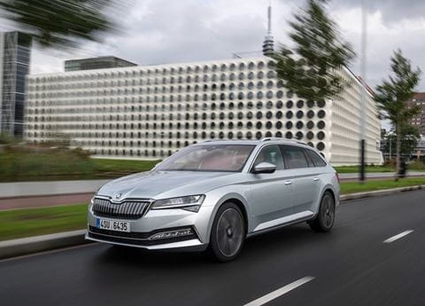 Skoda-Superb_Combi_iV-2020-1600-07