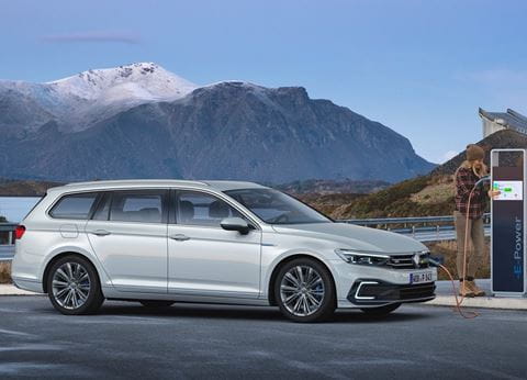 Volkswagen-Passat_GTE_Variant-2020-1600-09