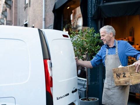 Leasing versus buying a vehicle for your vehicle