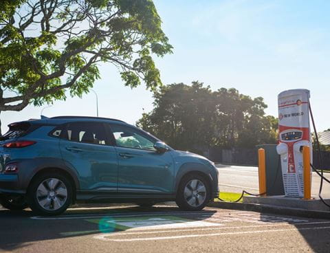 Hybrydowy kontra elektryczny